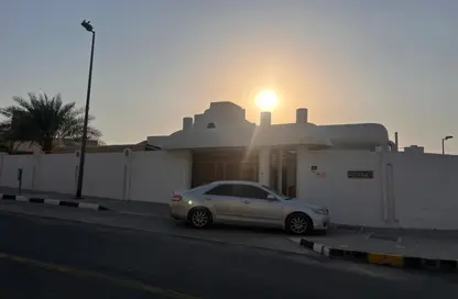 Villa - 4 Bedrooms - 5 Bathrooms for sale in Al Khezamia - Mughaidir - Sharjah