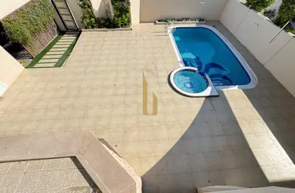 Villa - 5 Bedrooms - 5 Bathrooms for rent in Jumeirah 1 Villas - Jumeirah 1 - Jumeirah - Dubai
