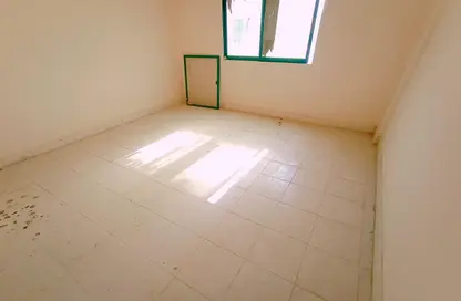 صورة لـ غرفة فارغة شقة - 1 حمام للايجار في بناية اس جي المويلح - مويلح - الشارقة ، صورة رقم 1