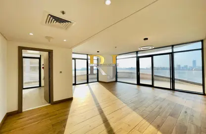 Apartment - 3 Bedrooms - 4 Bathrooms for rent in The Waves Residences - Mankhool - Bur Dubai - Dubai