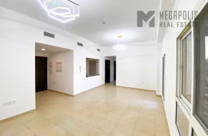 Empty Room image for: Apartment - 2 Bedrooms - 3 Bathrooms for rent in Al Thamam 22 - Al Thamam - Remraam - Dubai, Image 1