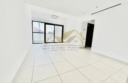 Apartment - 1 Bedroom - 2 Bathrooms for rent in Jumeirah Garden City - Al Satwa - Dubai