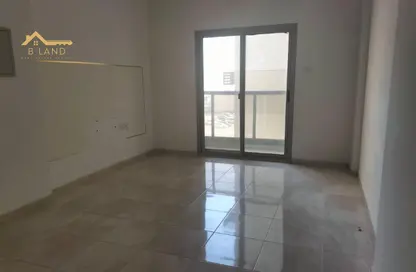شقة - غرفة نوم - 2 حمامات للايجار في شارع الشيخ جابر الصباح - النعيمية - النعيمية - عجمان