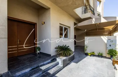 Terrace image for: Villa - 5 Bedrooms - 7 Bathrooms for rent in Jumeirah 1 - Jumeirah - Dubai, Image 1