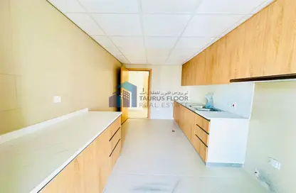 Apartment - 3 Bedrooms - 3 Bathrooms for rent in Al Rigga Building - Al Muraqqabat - Deira - Dubai