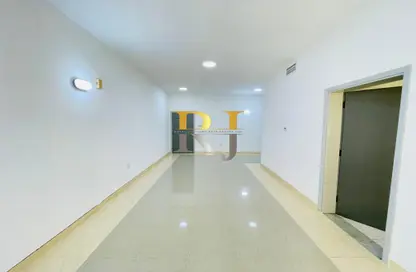 Apartment - Studio - 1 Bathroom for rent in Mankhool Building - Mankhool - Bur Dubai - Dubai