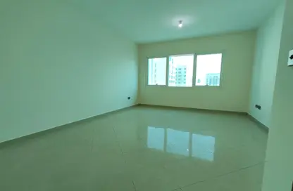 صورة لـ غرفة فارغة شقة - 2 غرف نوم - 2 حمامات للايجار في شابية - مصفح - أبوظبي ، صورة رقم 1
