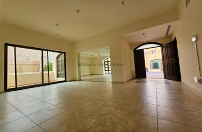 Empty Room image for: Villa - 3 Bedrooms - 4 Bathrooms for rent in Sas Al Nakheel Village - Sas Al Nakheel - Abu Dhabi, Image 1