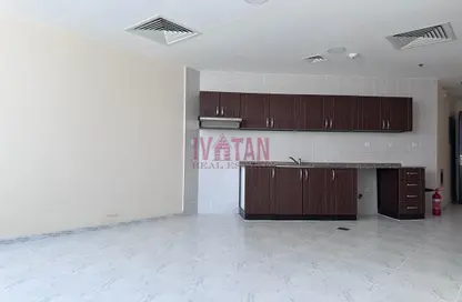 Apartment - 1 Bathroom for rent in Union Tower - Al Seer - Ras Al Khaimah