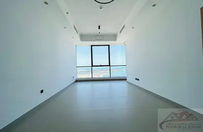 شقة - غرفة نوم - 2 حمامات للبيع في برج لا بلاج - الممزر - الشارقة - الشارقة شقة - غرفة نوم - 2 حمامات للبيع في برج لا بلاج - الممزر - الشارقة - الشارقة