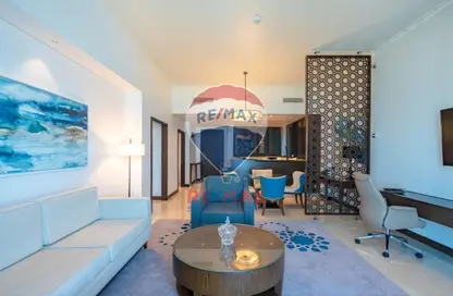 Apartment - 1 Bedroom - 2 Bathrooms for sale in Fairmont Marina Residences - The Marina - Abu Dhabi