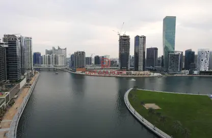 شقة - 3 غرف نوم - 4 حمامات للايجار في حافة الخليج - الخليج التجاري - دبي