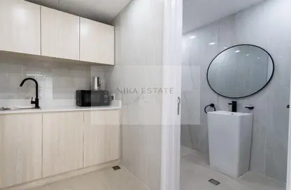 Office Space - Studio - 1 Bathroom for sale in The Burlington - Business Bay - Dubai