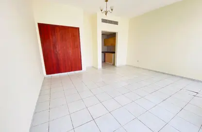 Apartment - Studio - 1 Bathroom for rent in Y18 - England Cluster - International City - Dubai