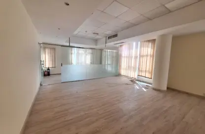 Office Space - Studio - 1 Bathroom for rent in Al Garhoud Star - Al Garhoud - Dubai