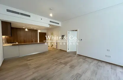 Apartment - 1 Bedroom - 2 Bathrooms for rent in Hamilton House - Jumeirah Village Circle - Dubai