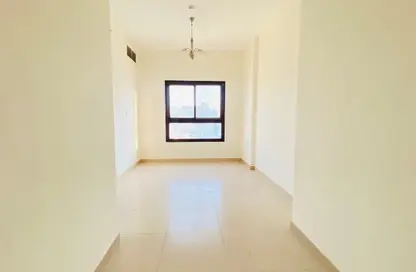 شقة - غرفة نوم - 2 حمامات للايجار في شارع الرولة - الرفاعة - بر دبي - دبي شقة - غرفة نوم - 2 حمامات للايجار في شارع الرولة - الرفاعة - بر دبي - دبي