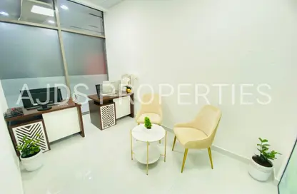 Office Space - Studio - 1 Bathroom for rent in Red Avenue - Al Garhoud - Dubai