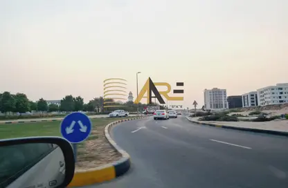 شقة - 2 غرف نوم - 2 حمامات للايجار في الزاهية - تجارية مويلح - الشارقة