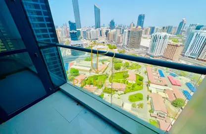 Apartment - 3 Bedrooms - 4 Bathrooms for rent in Wave tower - Corniche Road - Abu Dhabi