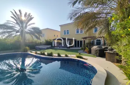فيلا - 5 غرف نوم - 6 حمامات للايجار في التراث - جميرا بارك - دبي