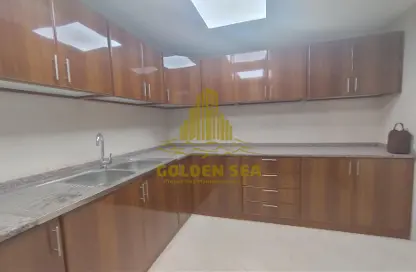 Kitchen image for: Apartment - 3 Bedrooms - 3 Bathrooms for rent in East Corniche road - Hamdan Street - Abu Dhabi, Image 1