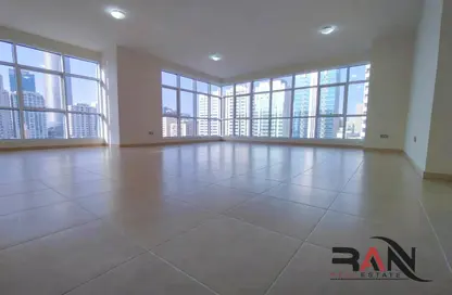Empty Room image for: Apartment - 2 Bedrooms - 3 Bathrooms for rent in Ganadah Tower - Al Khalidiya - Abu Dhabi, Image 1