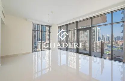 Apartment - 1 Bedroom - 2 Bathrooms for sale in Boulevard Crescent 2 - BLVD Crescent - Downtown Dubai - Dubai