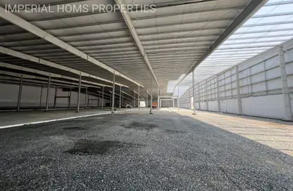 Warehouse - Studio - 2 Bathrooms for rent in Umm Al Thuoob - Umm Al Quwain