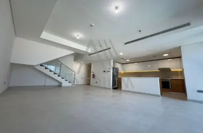 دوبلكس - 2 غرف نوم - 4 حمامات للايجار في راديانت سكوير - مدينة الأضواء - جزيرة الريم - أبوظبي دوبلكس - 2 غرف نوم - 4 حمامات للايجار في راديانت سكوير - مدينة الأضواء - جزيرة الريم - أبوظبي