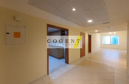 شقة - 2 غرف نوم - 2 حمامات للايجار في برج توينتي فرست سينشري - شارع الشيخ زايد - دبي شقة - 2 غرف نوم - 2 حمامات للايجار في برج توينتي فرست سينشري - شارع الشيخ زايد - دبي