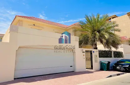 Villa - 5 Bedrooms - 6 Bathrooms for rent in Jumeirah 1 Villas - Jumeirah 1 - Jumeirah - Dubai