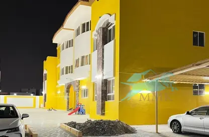 Apartment - 3 Bedrooms - 5 Bathrooms for rent in Villa Compound - Khalifa City - Abu Dhabi
