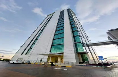 Apartment - 1 Bedroom - 2 Bathrooms for rent in RAK Tower - Marina Square - Al Reem Island - Abu Dhabi