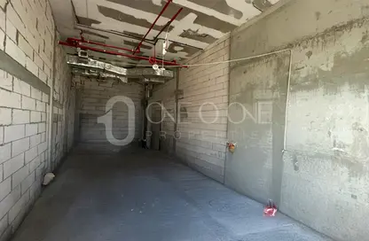 محل - استوديو للايجار في عزيزي العنبر - الفرجان - دبي