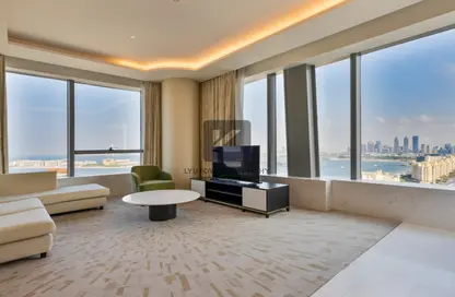 Apartment - 1 Bedroom - 1 Bathroom for sale in The Palm Tower - Palm Jumeirah - Dubai