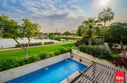 Pool image for: Villa - 5 Bedrooms - 6 Bathrooms for rent in Meadows 4 - Meadows - Dubai, Image 1