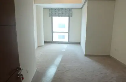 Apartment - 3 Bedrooms - 5 Bathrooms for rent in Ocean Heights - Dubai Marina - Dubai