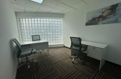مكتب - استوديو - 4 حمامات للايجار في ساحة الكرامة - الكرامة - دبي
