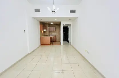Apartment - 1 Bedroom - 2 Bathrooms for rent in Al Mamzar - Deira - Dubai