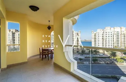 Apartment - 2 Bedrooms - 3 Bathrooms for sale in Al Msalli - Shoreline Apartments - Palm Jumeirah - Dubai