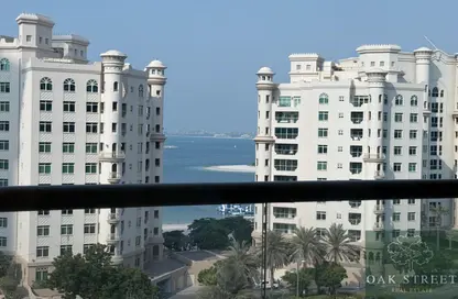 Apartment - 2 Bedrooms - 3 Bathrooms for sale in Al Anbara - Shoreline Apartments - Palm Jumeirah - Dubai