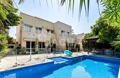 Villa - 5 Bedrooms - 4 Bathrooms for rent in Meadows 7 - Meadows - Dubai
