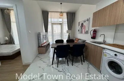 Apartment - 1 Bedroom - 1 Bathroom for rent in Oasis 1 - Oasis Residences - Masdar City - Abu Dhabi