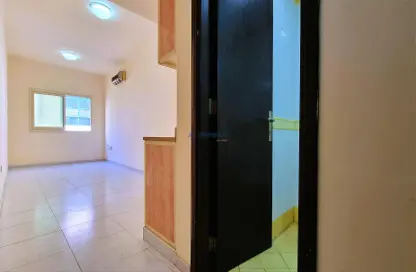 Hall / Corridor image for: Apartment - 1 Bathroom for rent in Al Baraha - Deira - Dubai, Image 1