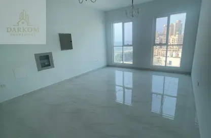 شقة - 2 غرف نوم - 2 حمامات للايجار في برج الكورنيش - طريق كورنيش عجمان - عجمان