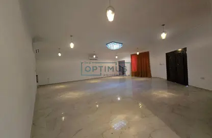 شقة - 8 غرف نوم - 8 حمامات للايجار في الظيت - رأس الخيمة