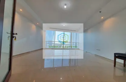 Empty Room image for: Apartment - 1 Bedroom - 2 Bathrooms for rent in Danet Abu Dhabi - Abu Dhabi, Image 1