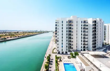 Apartment - 3 Bedrooms - 4 Bathrooms for sale in Waters Edge - Yas Island - Abu Dhabi