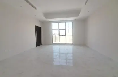 Villa - 5 Bedrooms for rent in Al Tai - Sharjah